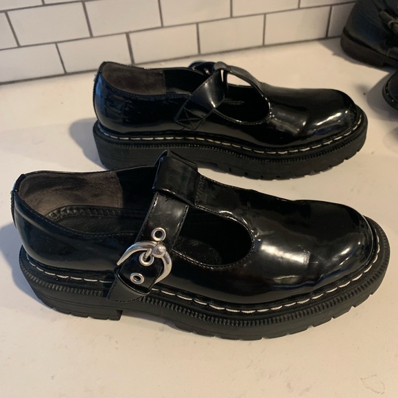 Circus by Sam Edelman Black Patent Leather Lug Sole Mary Jane’s - Picture 2 of 5